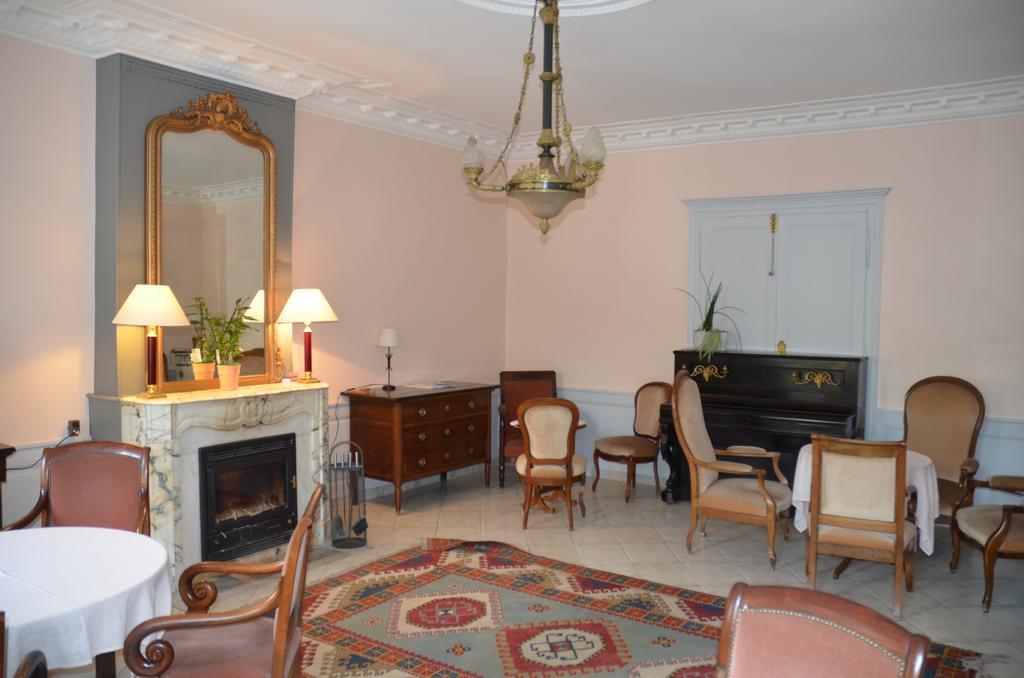 Hotel Et Studios D'Orfeuil 波旁莱班 外观 照片