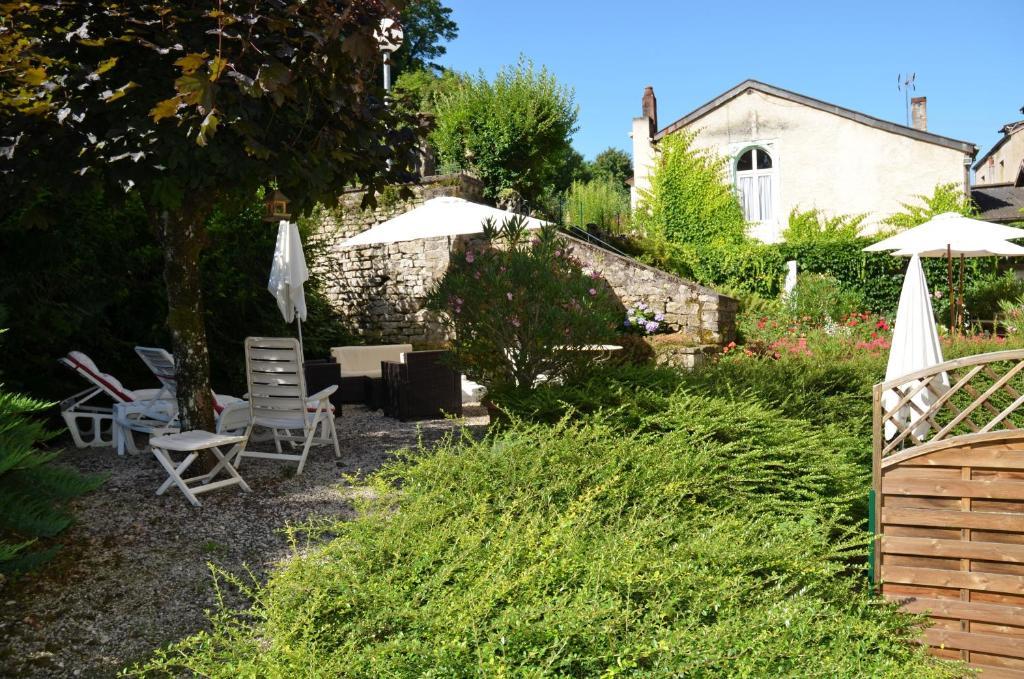 Hotel Et Studios D'Orfeuil 波旁莱班 客房 照片